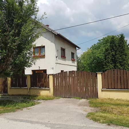 Etyek Rustic Home Exterior photo